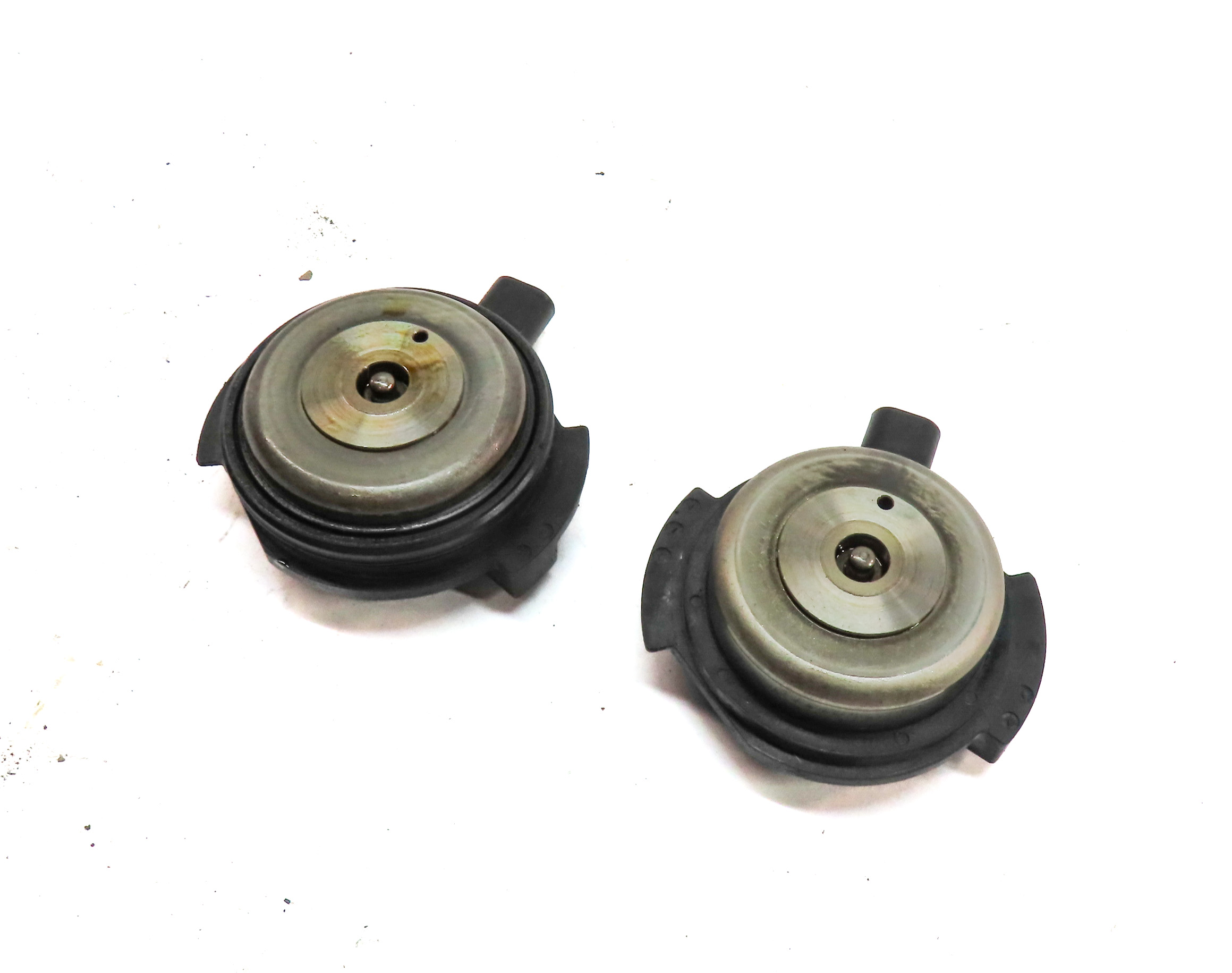 2017 BMW X1 (F48) 2.0L (B46) ENGINE CAMSHAFT VANOS SOLENOID MAGNET SET/2 — exact item pictured